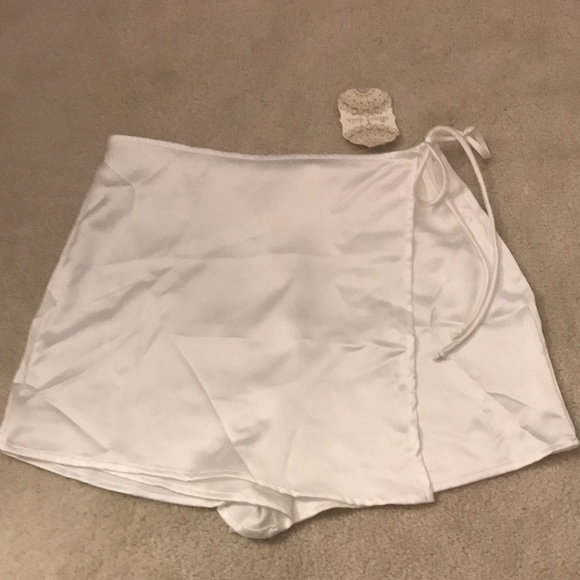 Altar’d State Emmy Wrap Skort - Picture 7 of 8